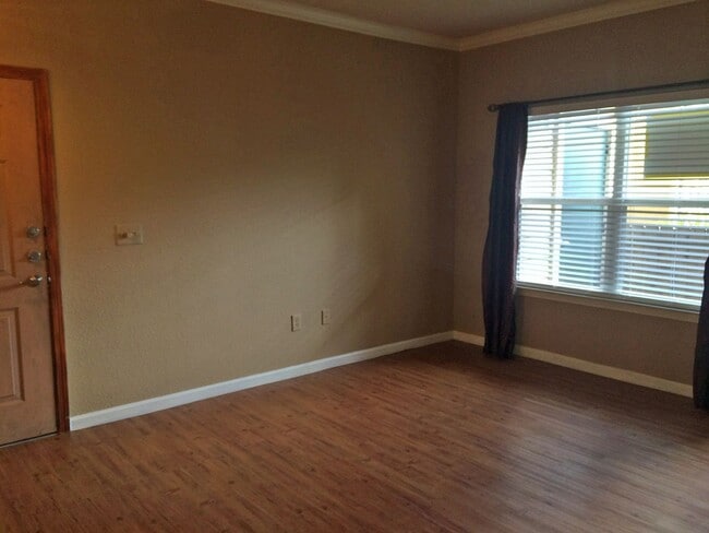 Building Photo - 2 Bedroom, 2 Bath Unit in the Bridgefield Condominiums Community, in Antelope.