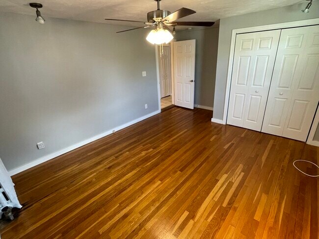 Foto del edificio - 305 Main St