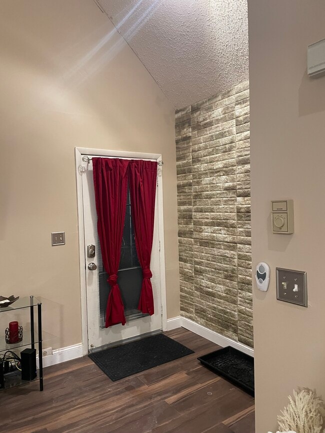 Building Photo - 13 Fox Rdg