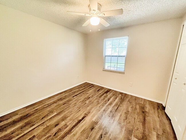 Foto del edificio - 2642 Debbie Ct