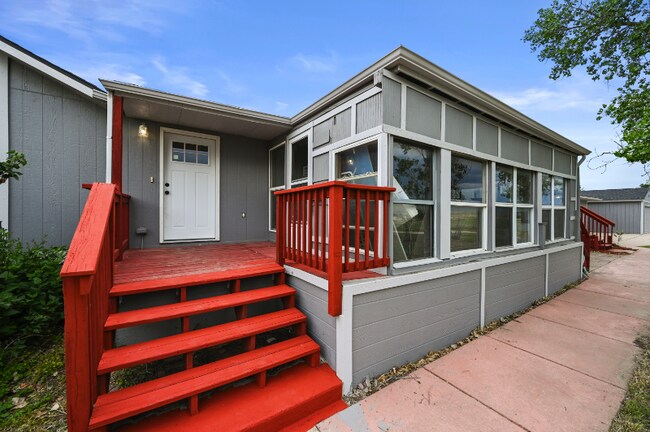 Building Photo - 5520 Coyote Ln