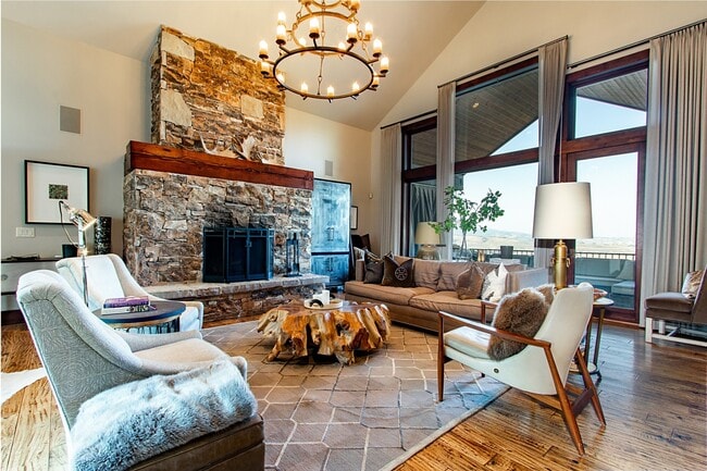 Foto del edificio - 5440 Cove Hollow Ln