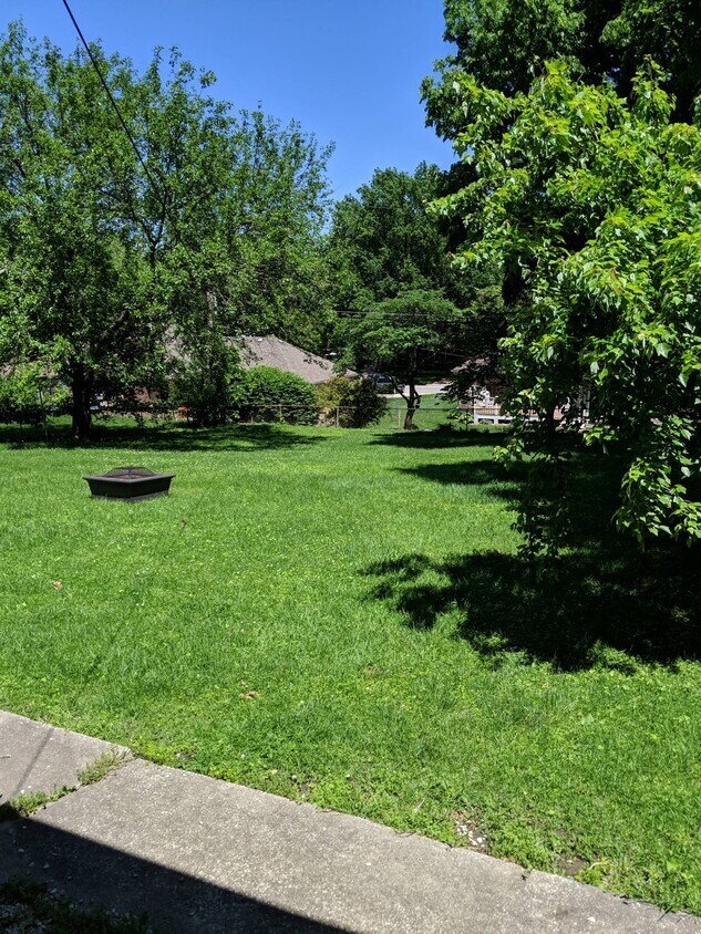 Foto del edificio - 3609 S Northern Blvd