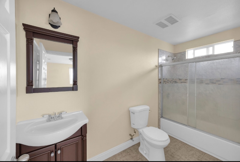 Foto del edificio - 338 E 36th St