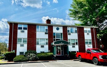 Building Photo - B2 Colonial Dr