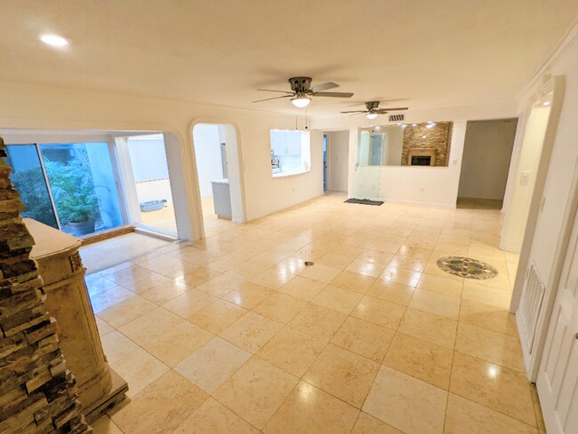 Foto del edificio - 1000 Winderley Pl