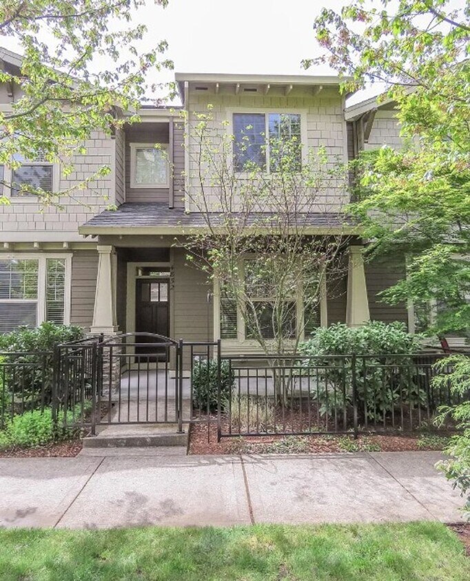 Foto principal - Beautiful 2br/2.5ba Townhome in Arbor Parc...