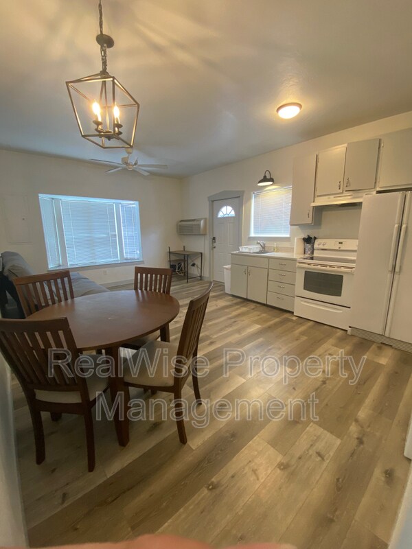 Foto del edificio - 1547 1/2 Grand Ave