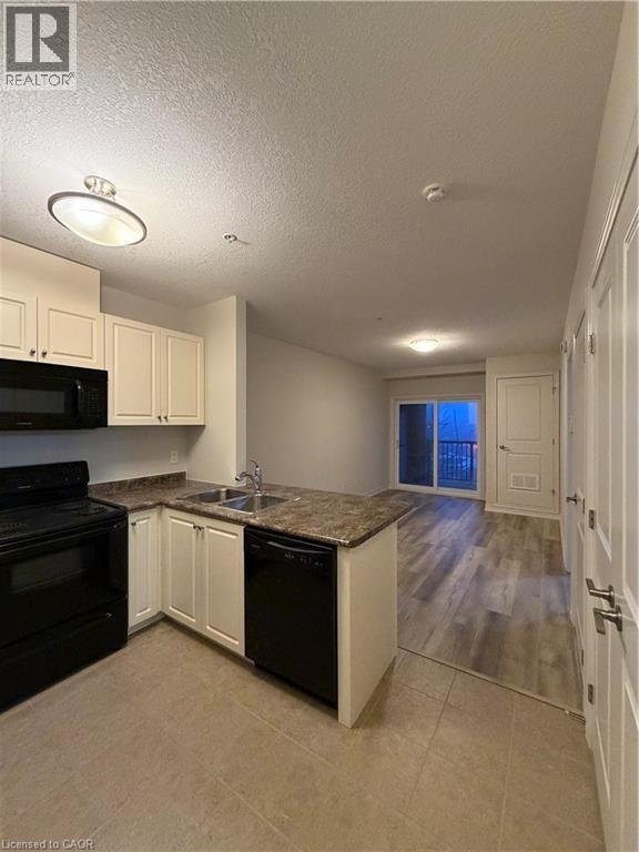 Photo du bâtiment - 3200 Hamilton Regional Rd 56