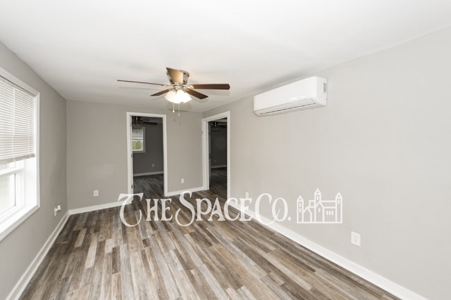 Building Photo - 209 Testament Ln