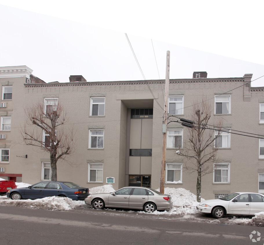Building Photo - 3440 Bates St