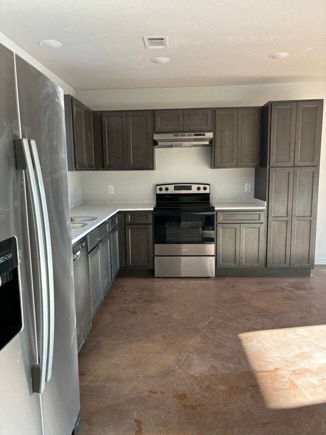 Building Photo - 168 Rustic Ln