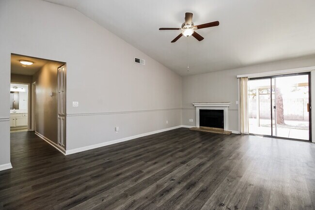 Foto del edificio - 8204 N 60th Dr