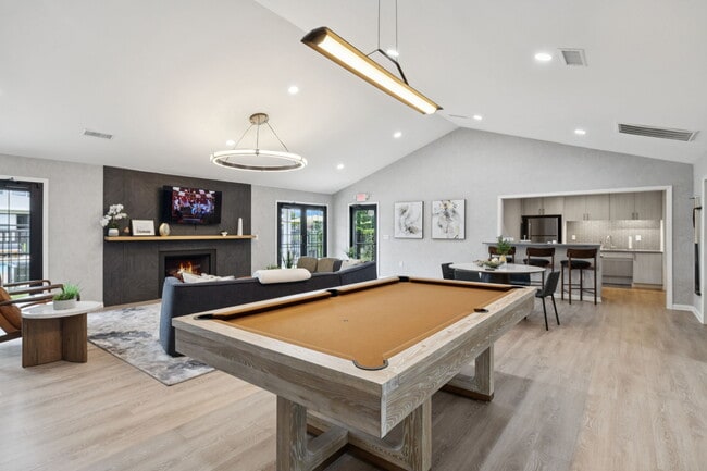 Building Photo - August Oaks