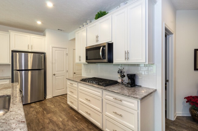 Building Photo - 27661 Serviceberry Ct