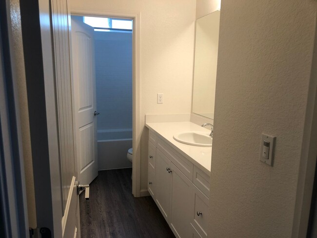 Building Photo - Brand New Beautiful Home in Merced.