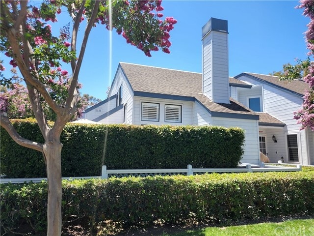 Building Photo - 77 Fallingstar