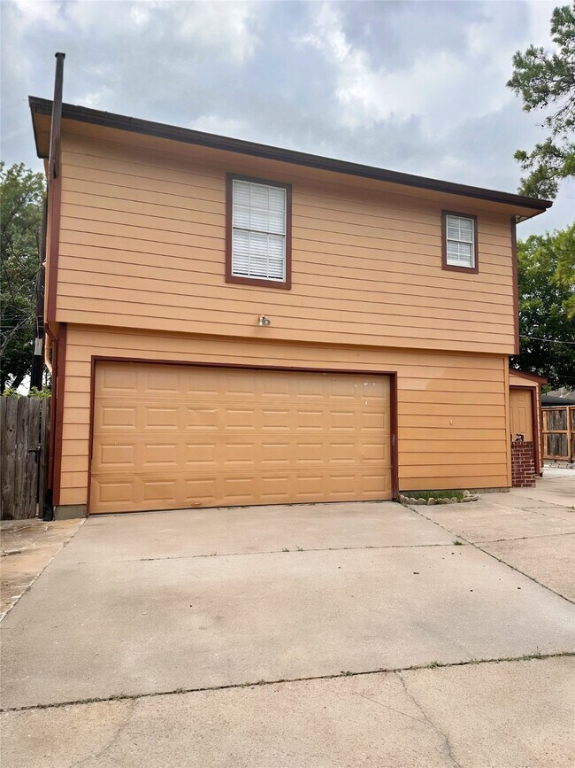 Foto del edificio - 11130 Hanning Ln