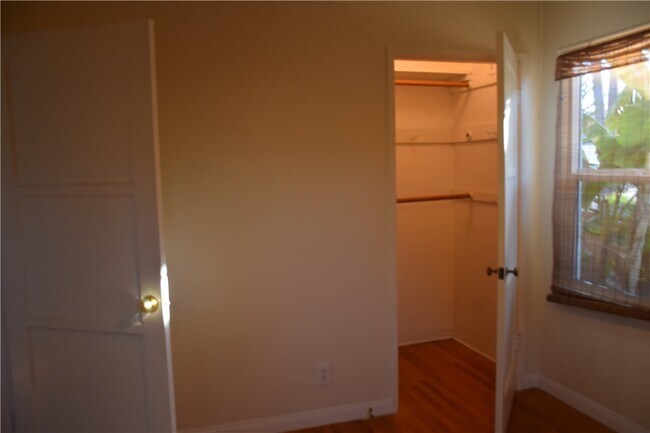 Building Photo - 10624 Rose Dr