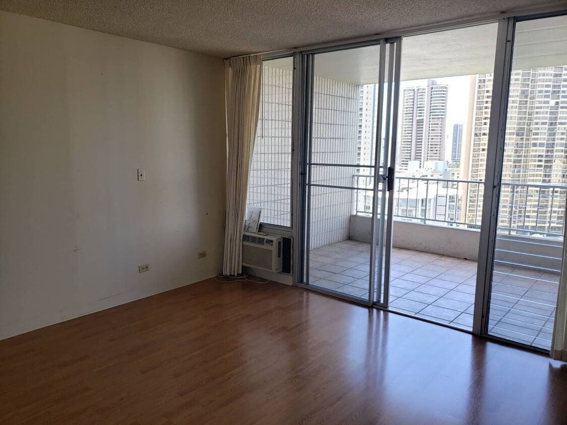 Primary Photo - One Bedroom Apt, Excellent Location (Elect...