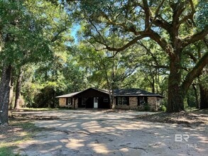 Building Photo - 803 Camellia Ln