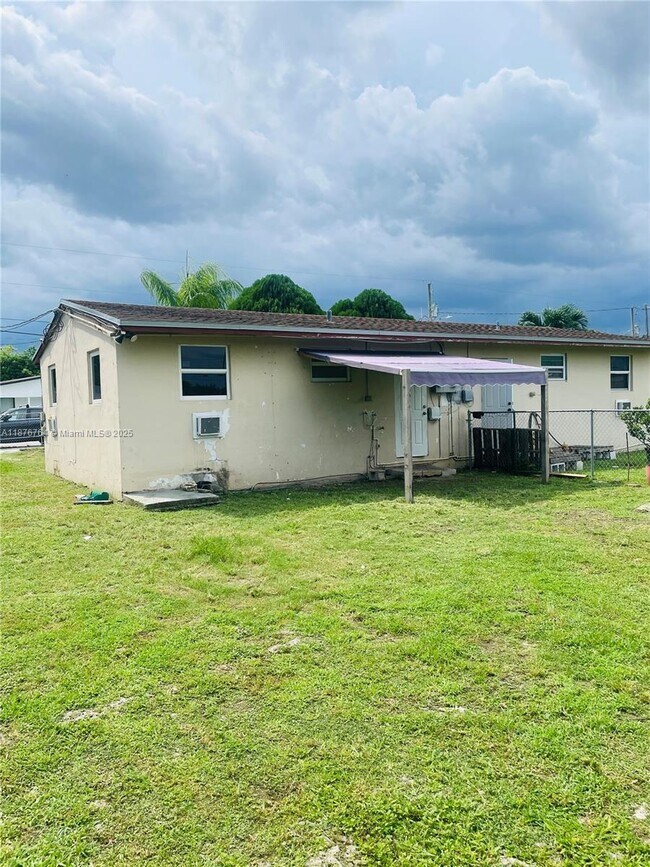 Building Photo - 26603 SW 138th Ave