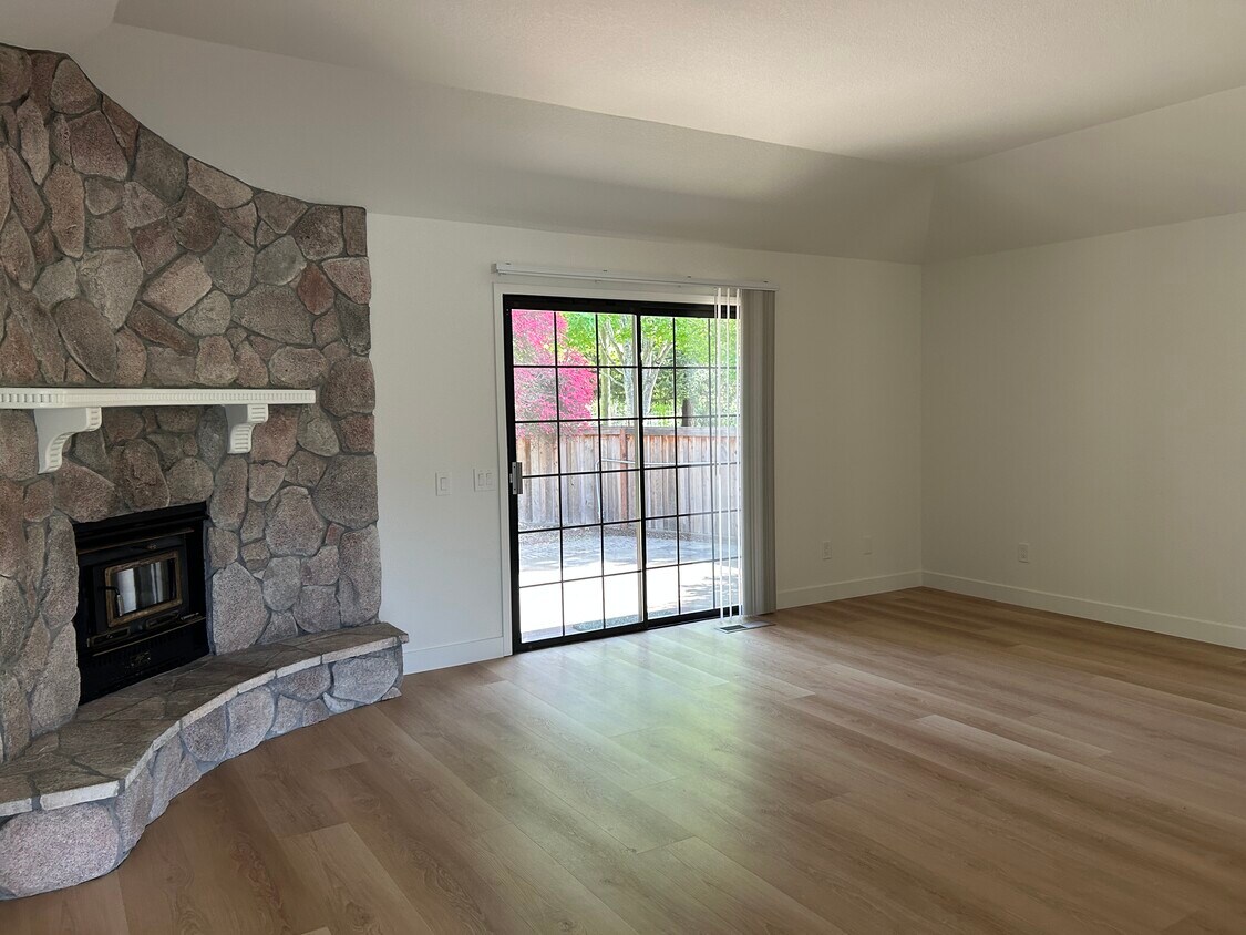 Primary Photo - 2513 Caballo Ct