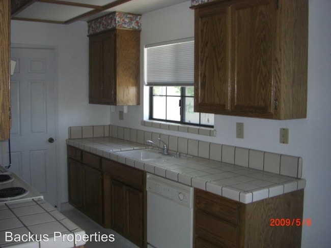 Building Photo - 2 br, 1 bath House - 1054-4 Padre Drive