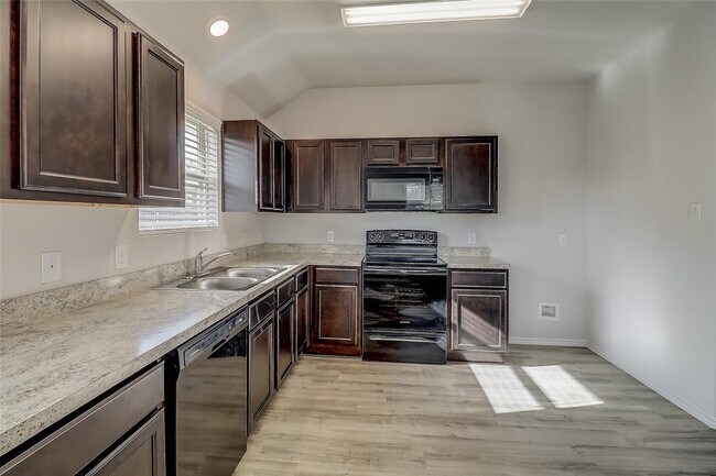 Foto del edificio - 2205 Onyx Ln