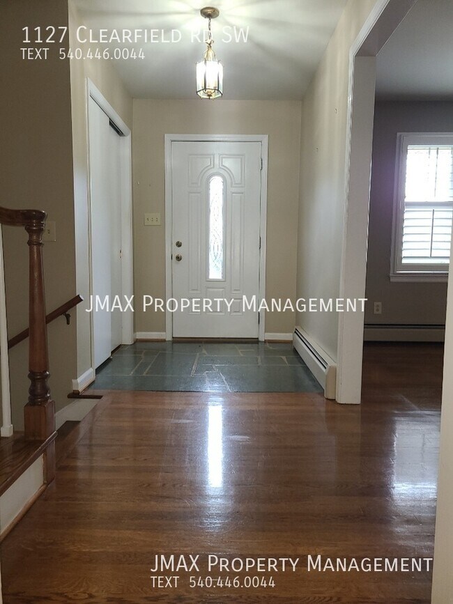 Building Photo - This property has a no security deposit op...