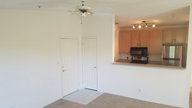 Foto del edificio - 9300 Baffy Court, Unit K