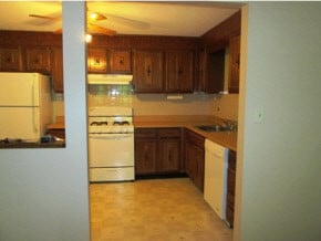 Building Photo - 23 Country Club Dr