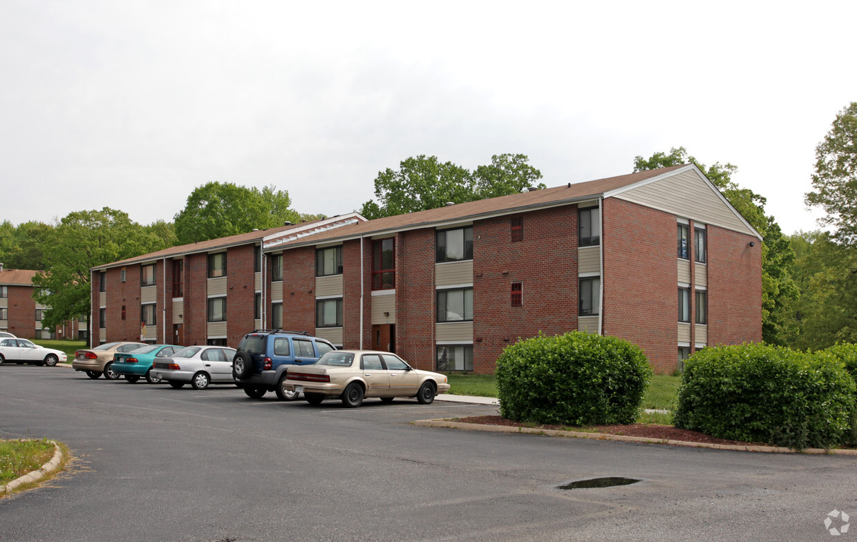 Foto del edificio - Perrywood Garden Apartments