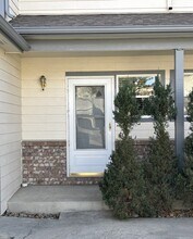 Building Photo - 927 Parker Dr