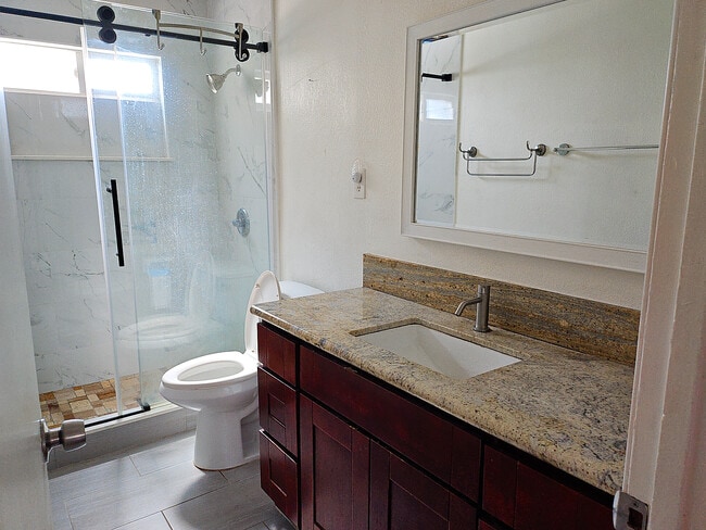 Foto del edificio - 16047 Meadowside St