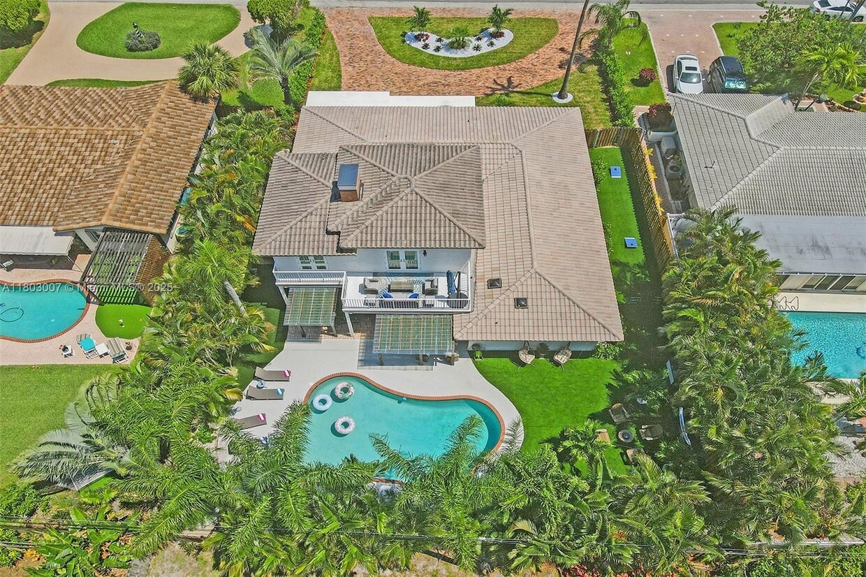Primary Photo - 2640 NE 23rd Ct