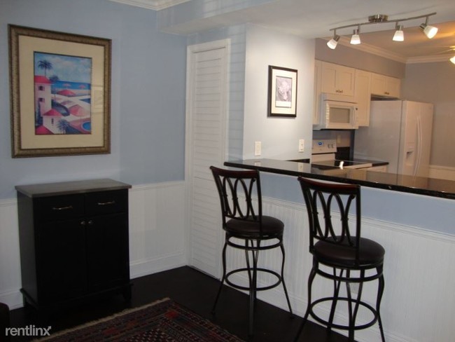 Foto del edificio - 2 br, 1.5 bath Condo - 6440 MADISON ST