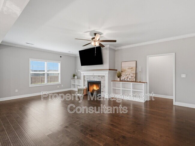 Foto del edificio - 14735 Commonwealth Dr