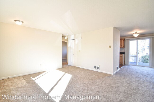 Building Photo - 2 br, 1 bath House - 20103 Birch Way #B