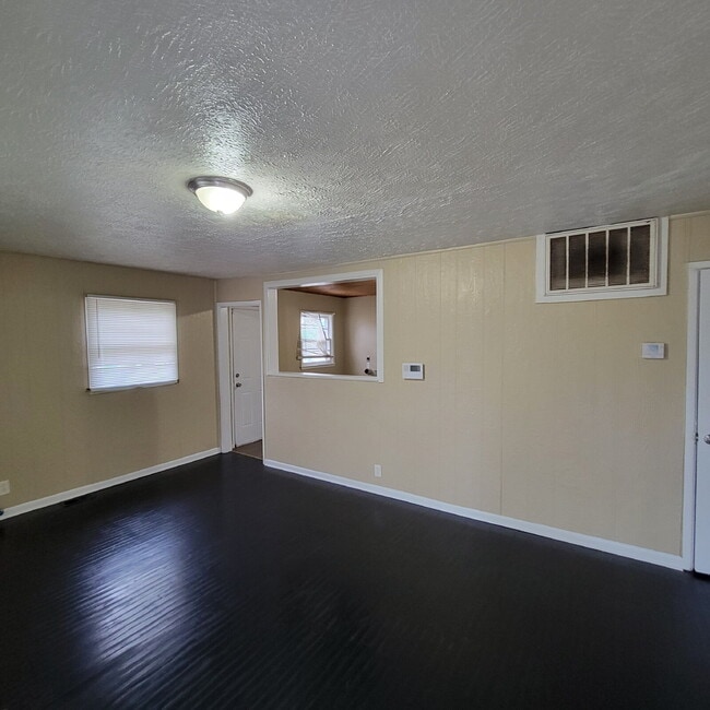 Photo - Cozy East Side Home!