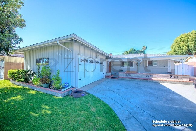 Building Photo - 10101 Dewey Dr
