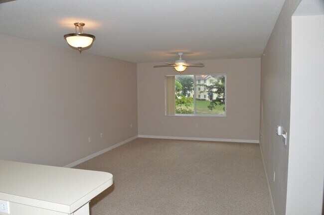 Building Photo - 8214 Key Royal Cir