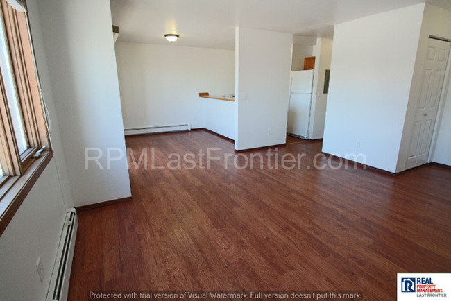 Building Photo - 1120 Golden Dawn Cir