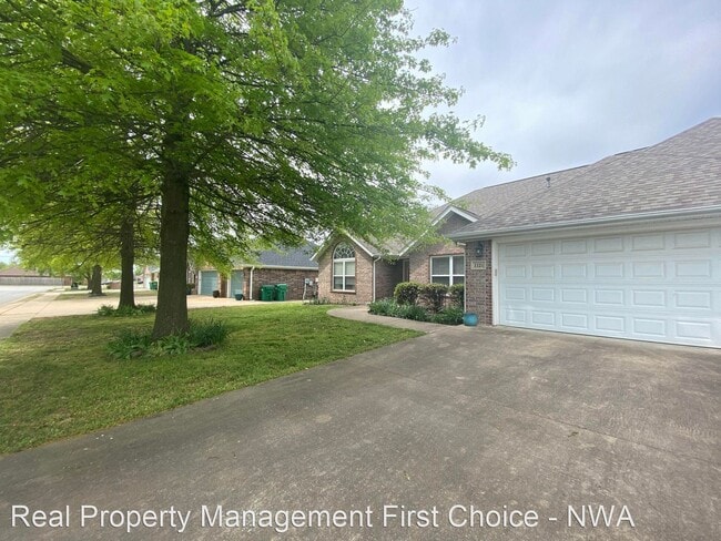 Building Photo - 3 br, 2 bath House - 1121 Lariat Drive
