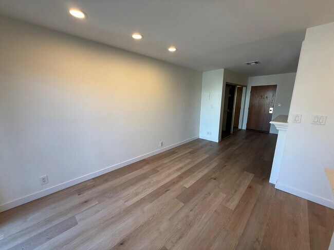 Foto del edificio - 1321 N Vista St