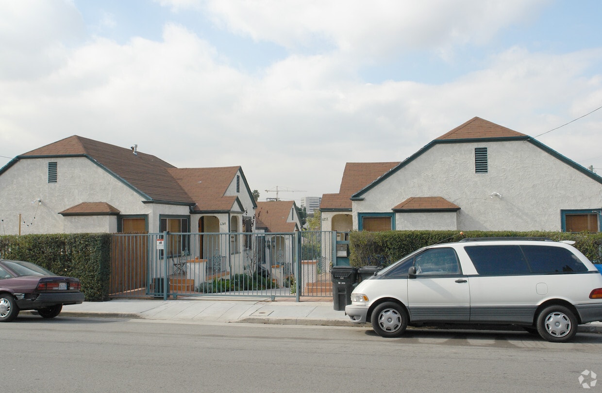 Building Photo - 1249-1253 Hyperion Ave