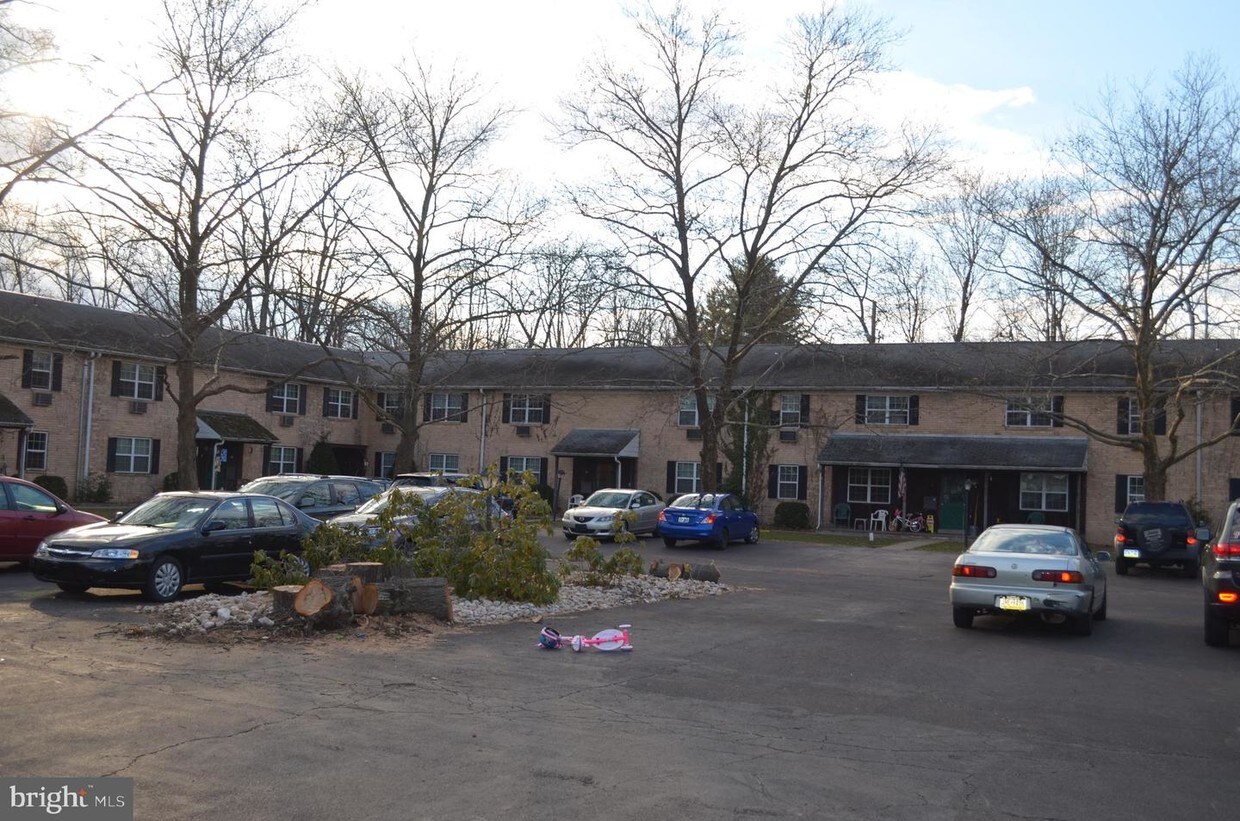 130 N Market St Unit B, Hatfield, PA 19440 Apartment for Rent in