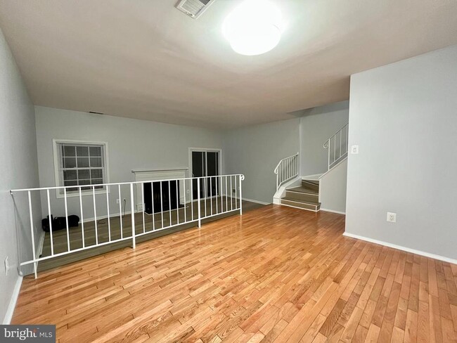 Building Photo - 9824 Oakdale Woods Ct