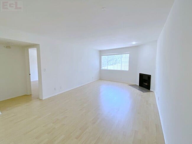 Foto del edificio - 1811 Malcolm Ave