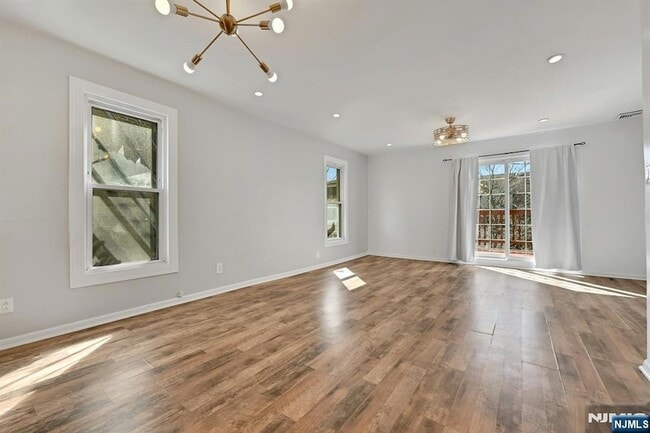 Foto del edificio - 30 Columbia Terrace